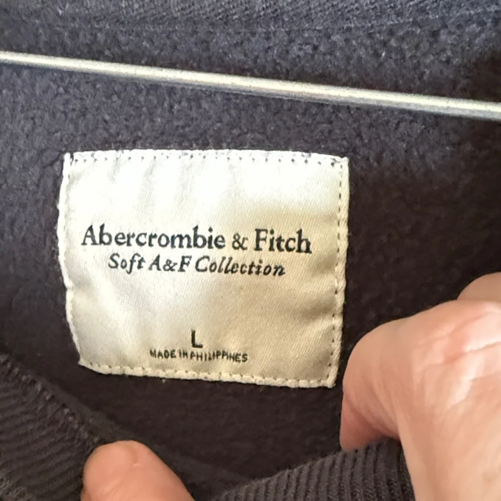 Abercrombie & Fitch Black Sweatshirt - Picture 6 of 6
